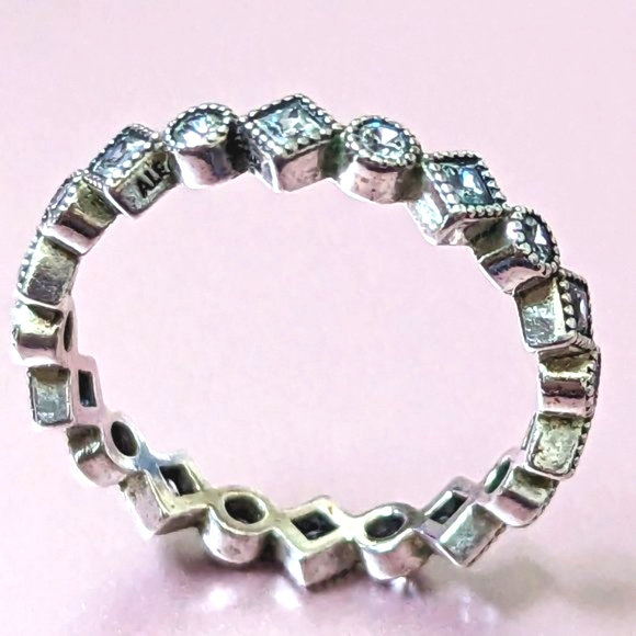 Pandora Alluring Brilliant Princess Ring - Picture 6 of 16